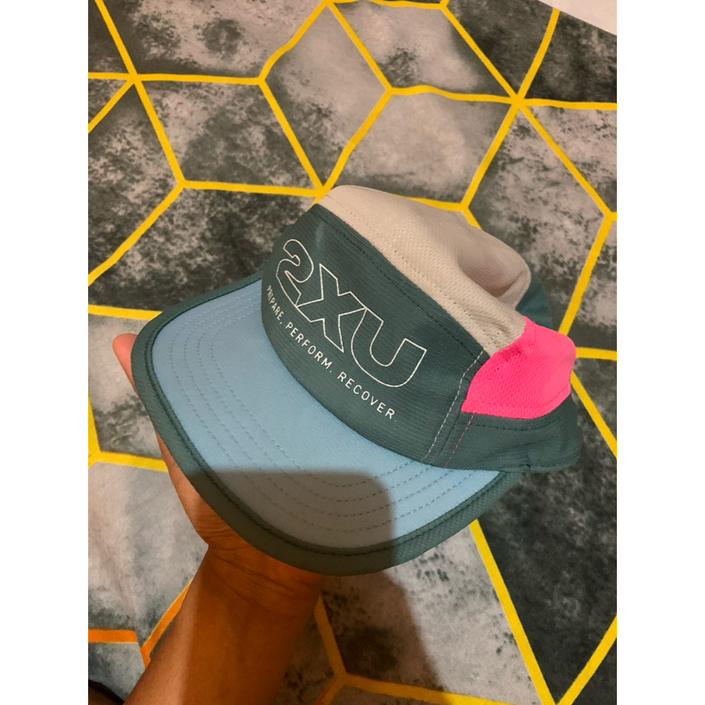 Topi 2xu second
