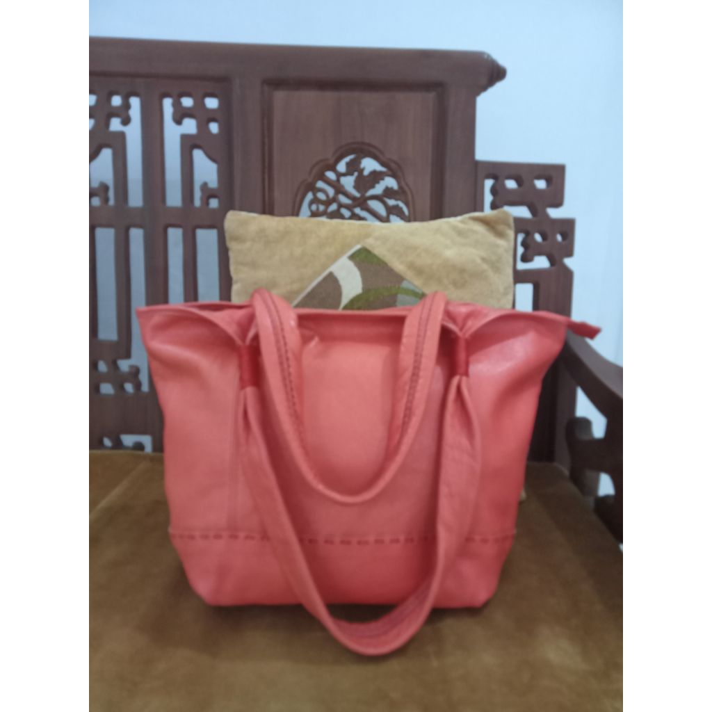 PRELOVED TOTE BRAND THE SAK