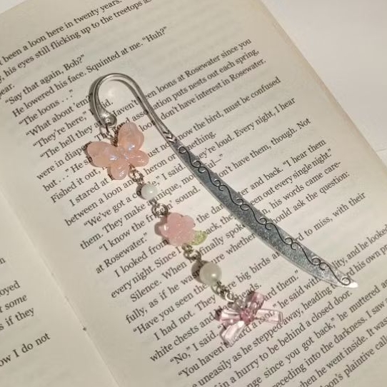 

Fairytale Hook Bookmark Besi Aesthetic Pembatas Buku Beads Charm