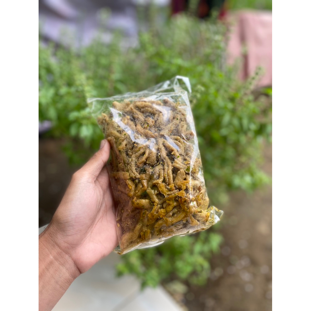 

Cahayadstore Usus Pedas Daun Jeruk Kemasan 250 Gram Renyah