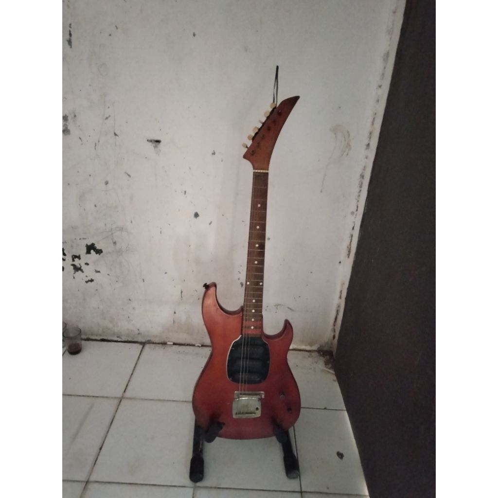 gitar listrik custom