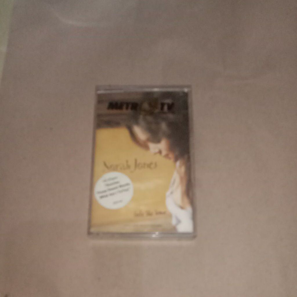 kaset pita Norah jones feels like home