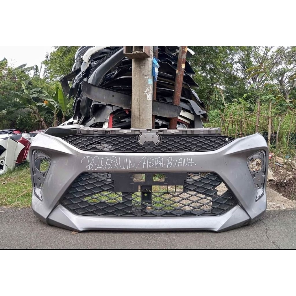 Bemper bumper depan mobil Toyota Avanza Xenia 2022 2023 Original copotan