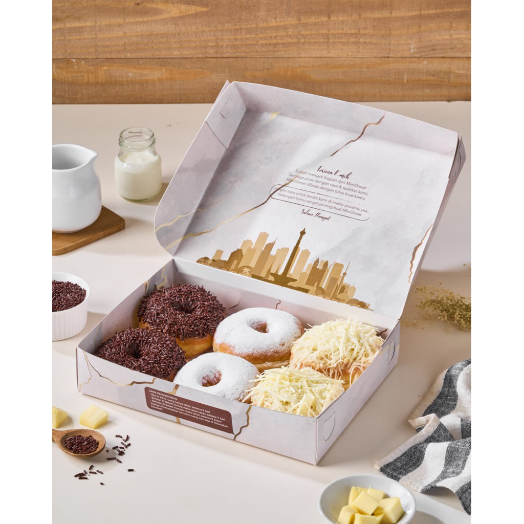 

PAKET DONUT JADOEL (ISI 6PCS)