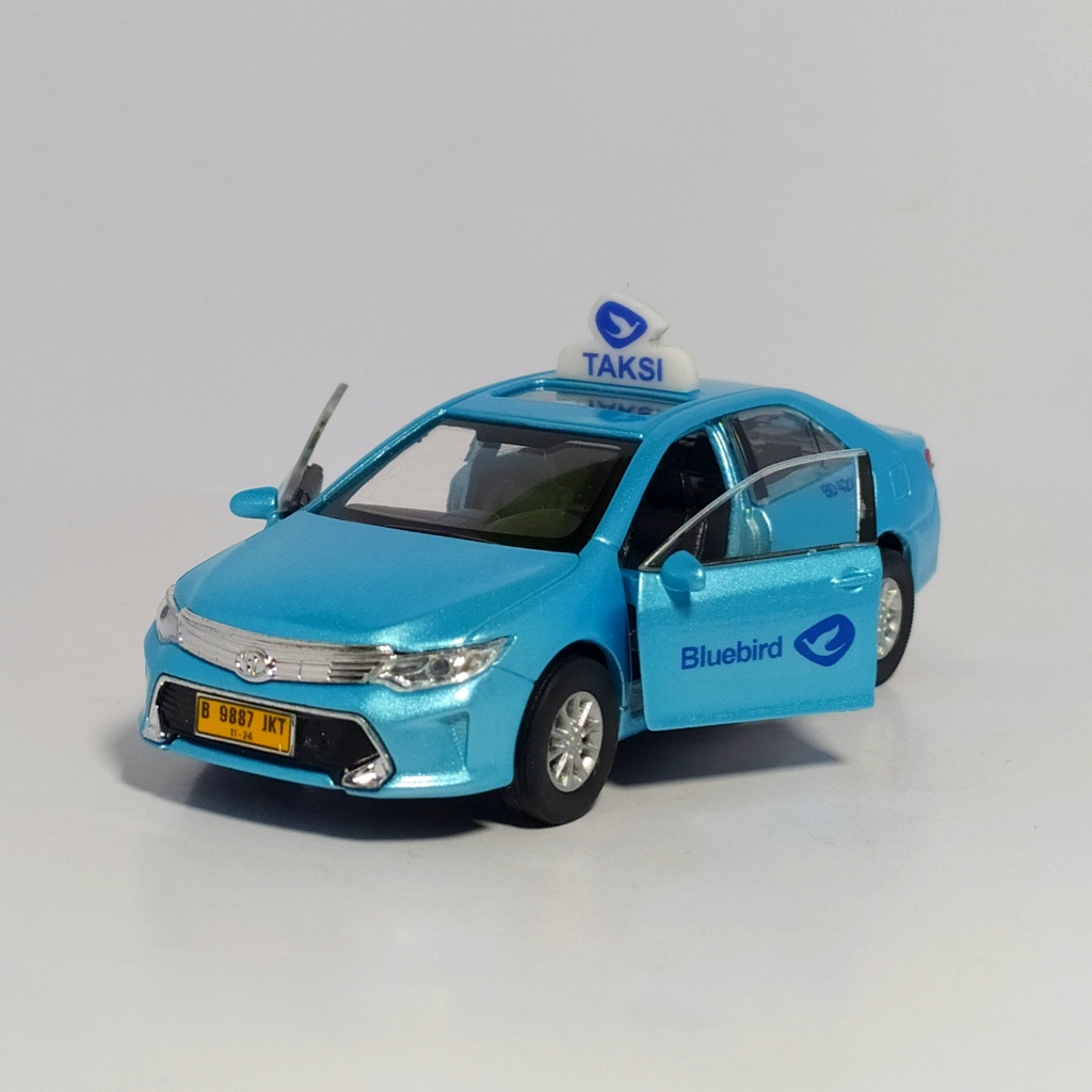 MINIATUR DIECAST SKALA 1/32 TOYOTA CAMRY CUSTOM MOBIL TAKSI BLUEBIRD