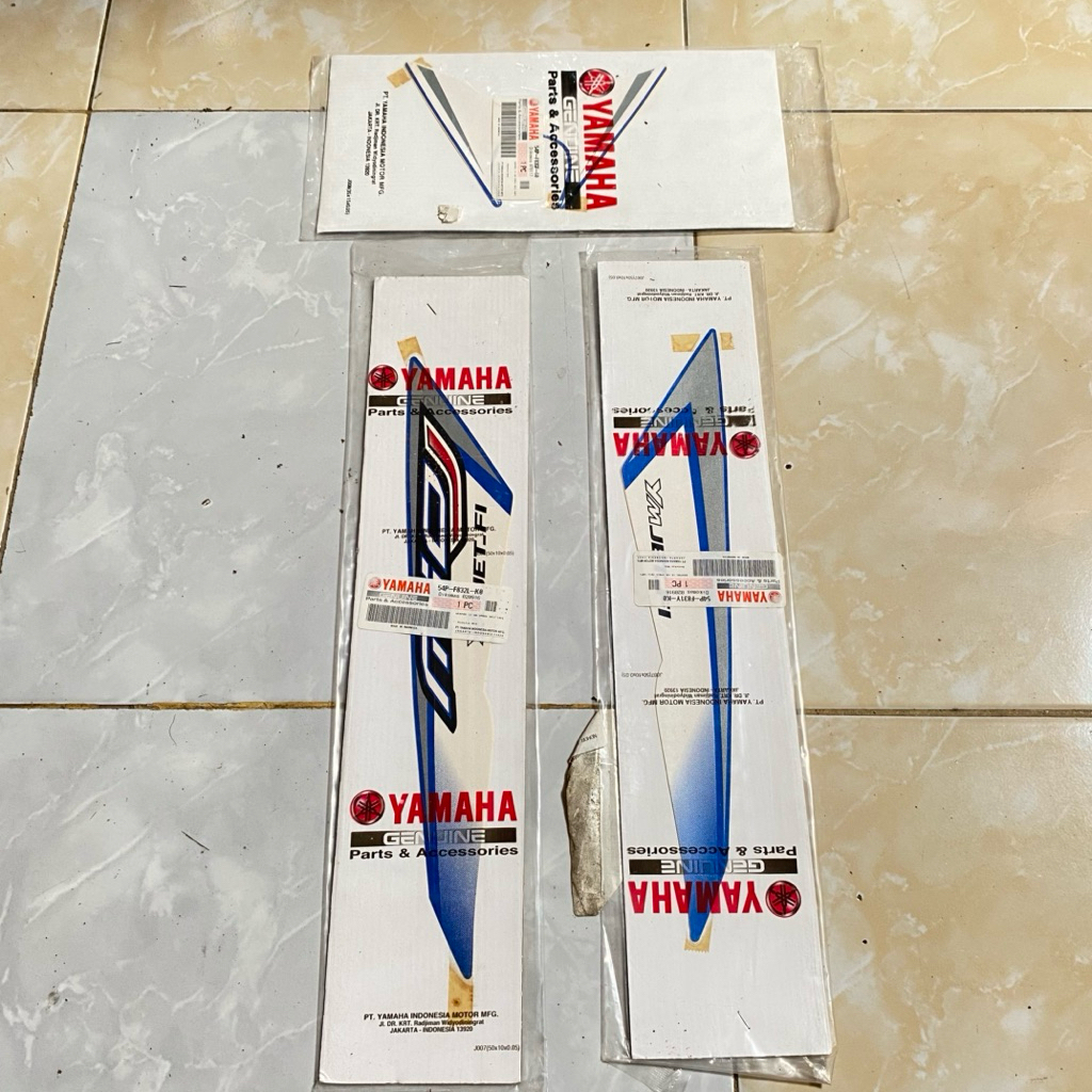 striping stiker PANEL body depan Yamaha Mio J 2013 biru putih original YGP