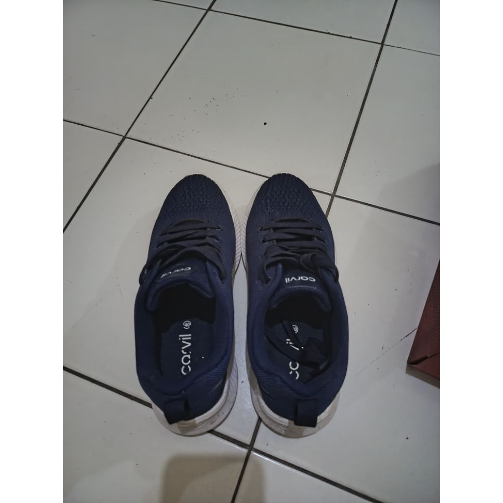 SEPATU CARVIL