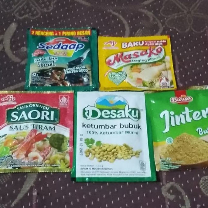 

Kecap Sedaap+Masako+Saori Saus Tiram+Ketumbar Bubuk+Jinten bubuk 5 gram Paket 4F (TRB107)