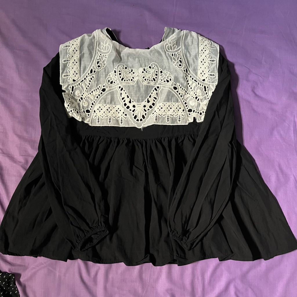 PRELOVED - LYF Brukat Blouse Hitam