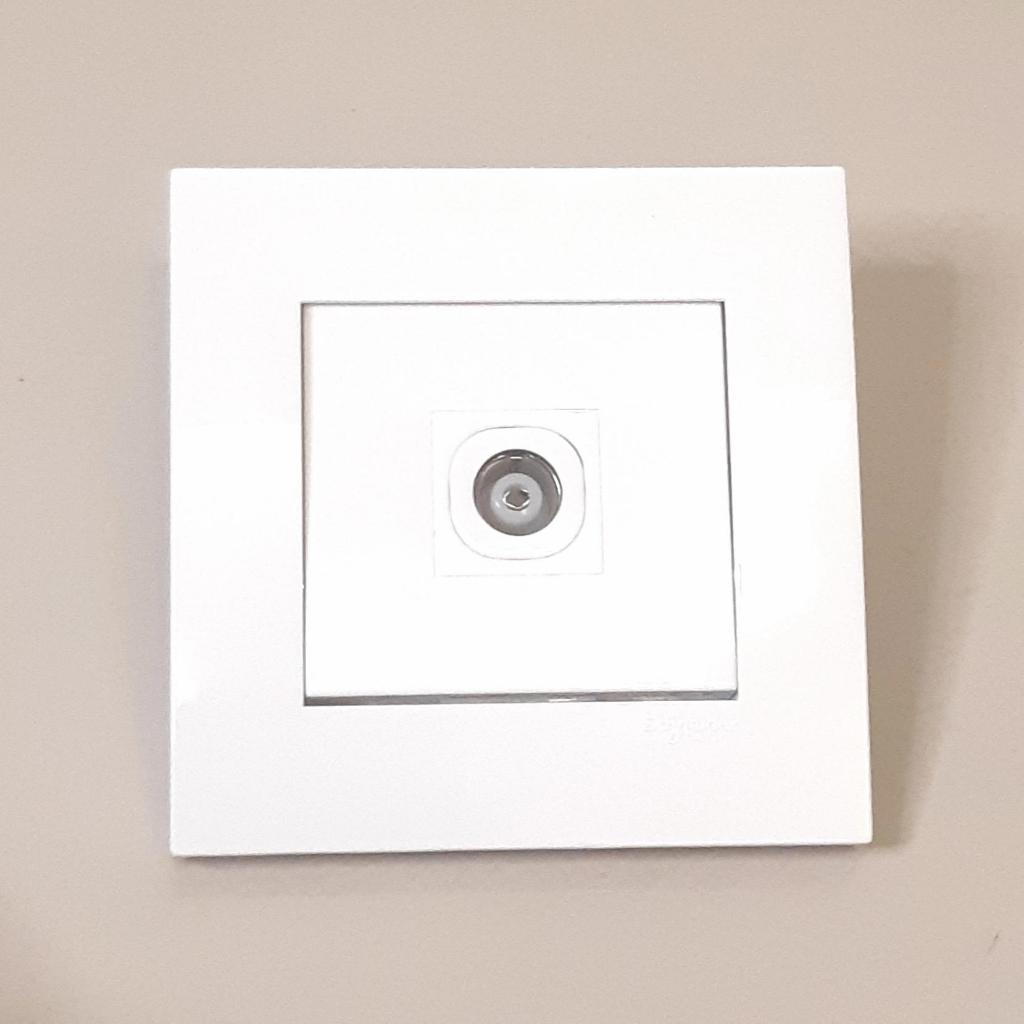 SCHNEIDER STOP KONTAK TV VIVACE KB31TV WE SOCKET OUTLET TV