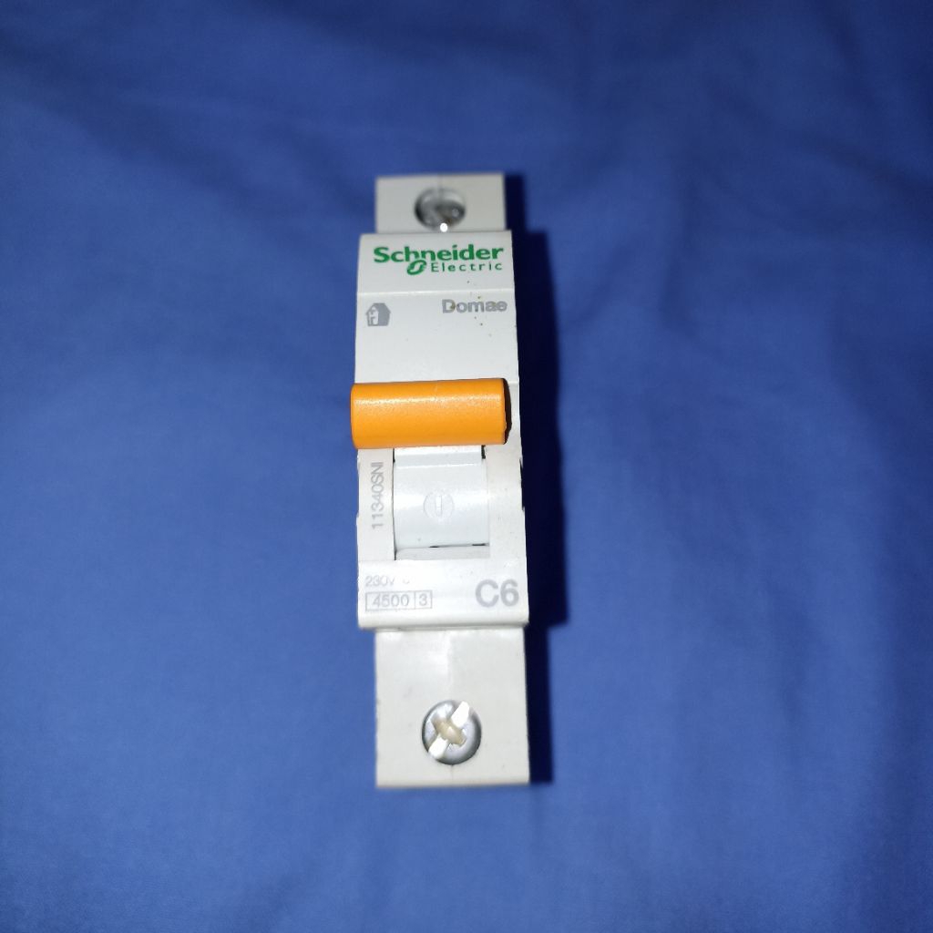 MCB Schneider 6 Amper