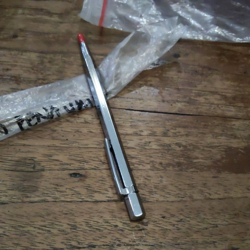 

Pena ukir sesuai foto