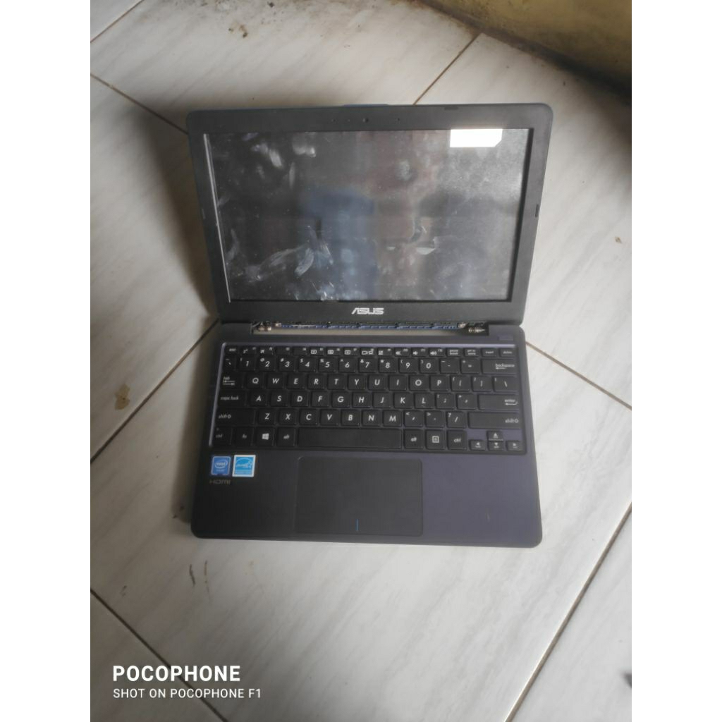 casing laptop notebook asus e203m