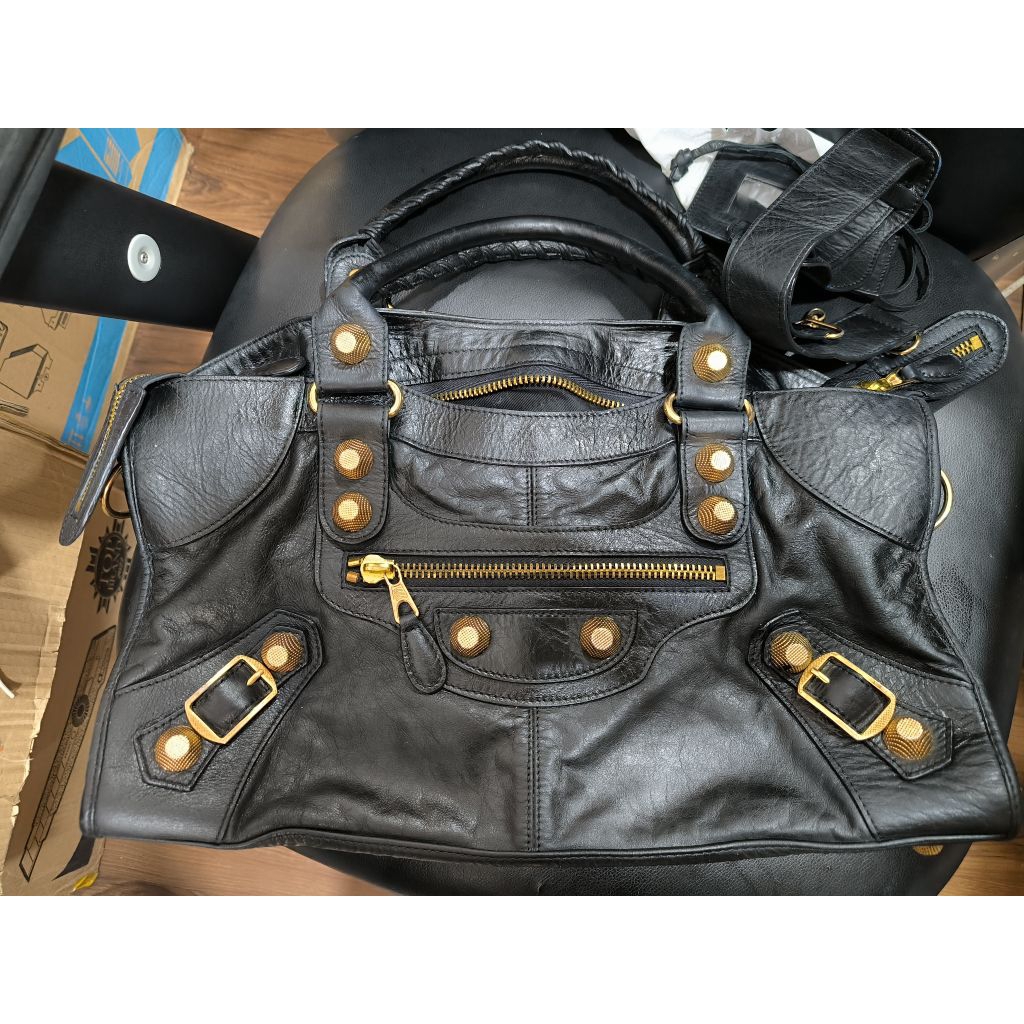 preloved jolie femme bag ala balenciaagaaa giant stud