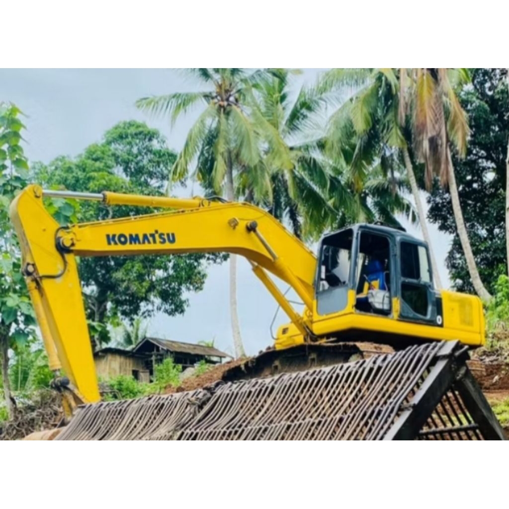 

Cutting Sticker Excavator Komatsu PC 100 L - Stiker Alat Berat