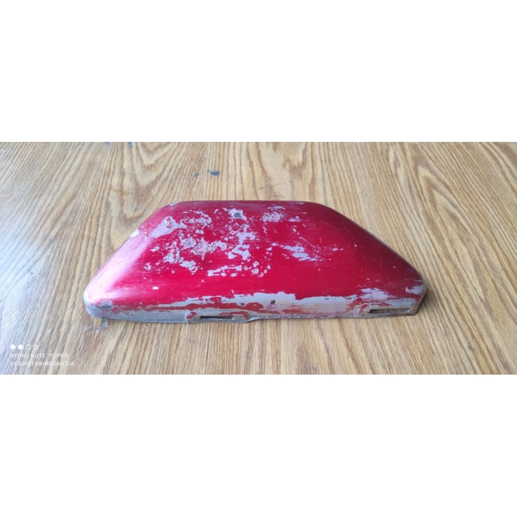 Dop box accu aki Yamaha Rs100 Rs125 Original / penutup bok eccu aku yamaha RS 100 / RS 125 original 