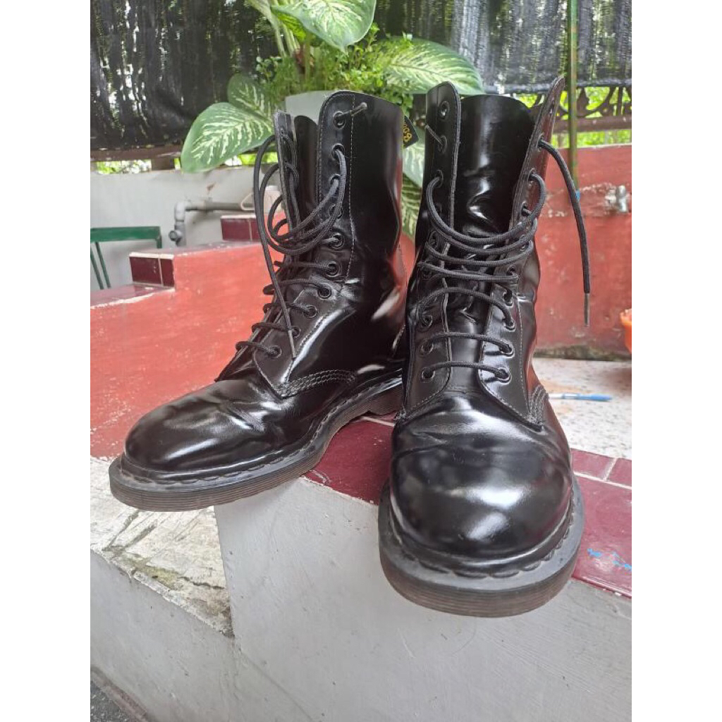 The Original Dr Martens 1490 10 Hole  MIE Made In England  Size 8uk  Black Smooth Leather