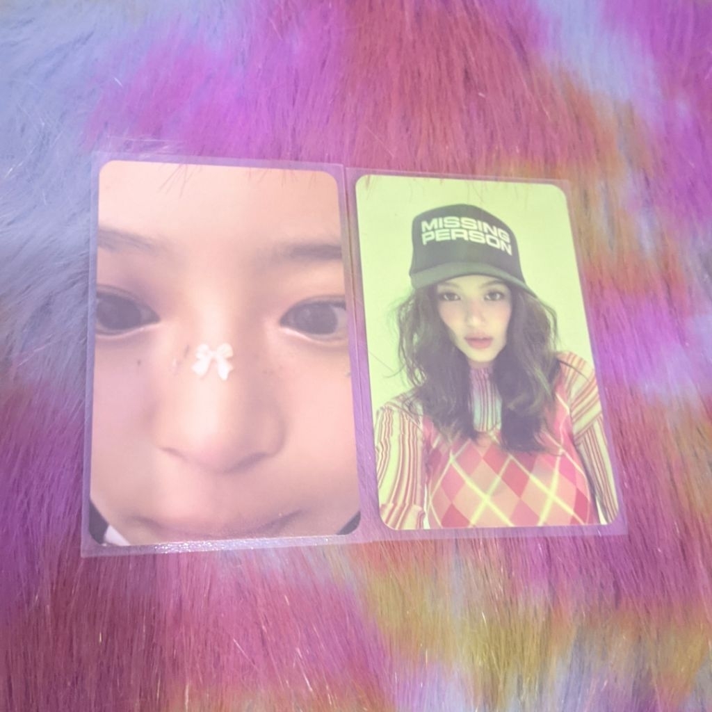 (BACA DESK) PHOTOCARD OFFICIAL BUNDLE HANNI ZOOM NEWJEANS SG25