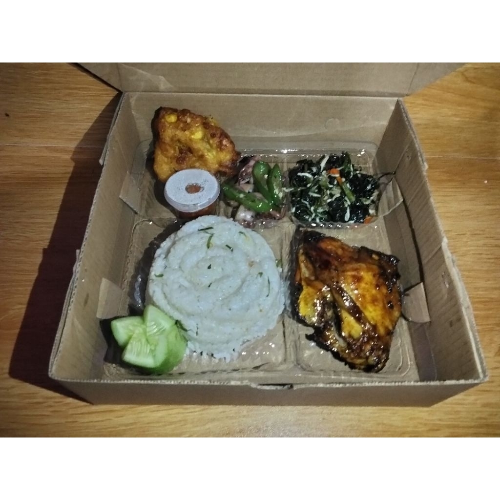 

Aneka macam nasi box