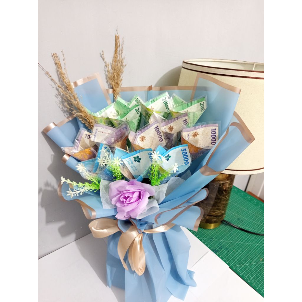 Buket uang bentuk bunga