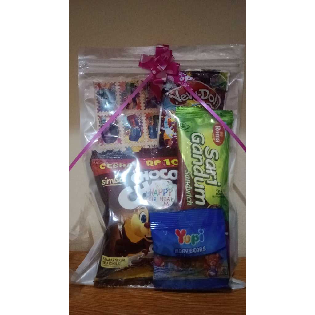 

Hampers ultah /Bingkisan snack mainan anak