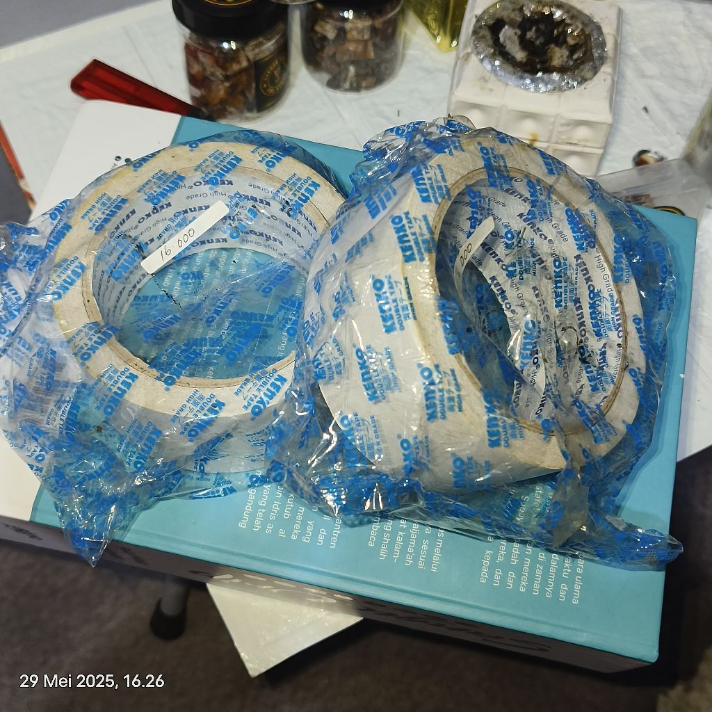 

DOUBLE TAPE MEREK KENKO