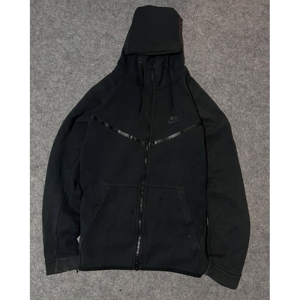 nike tech old season black