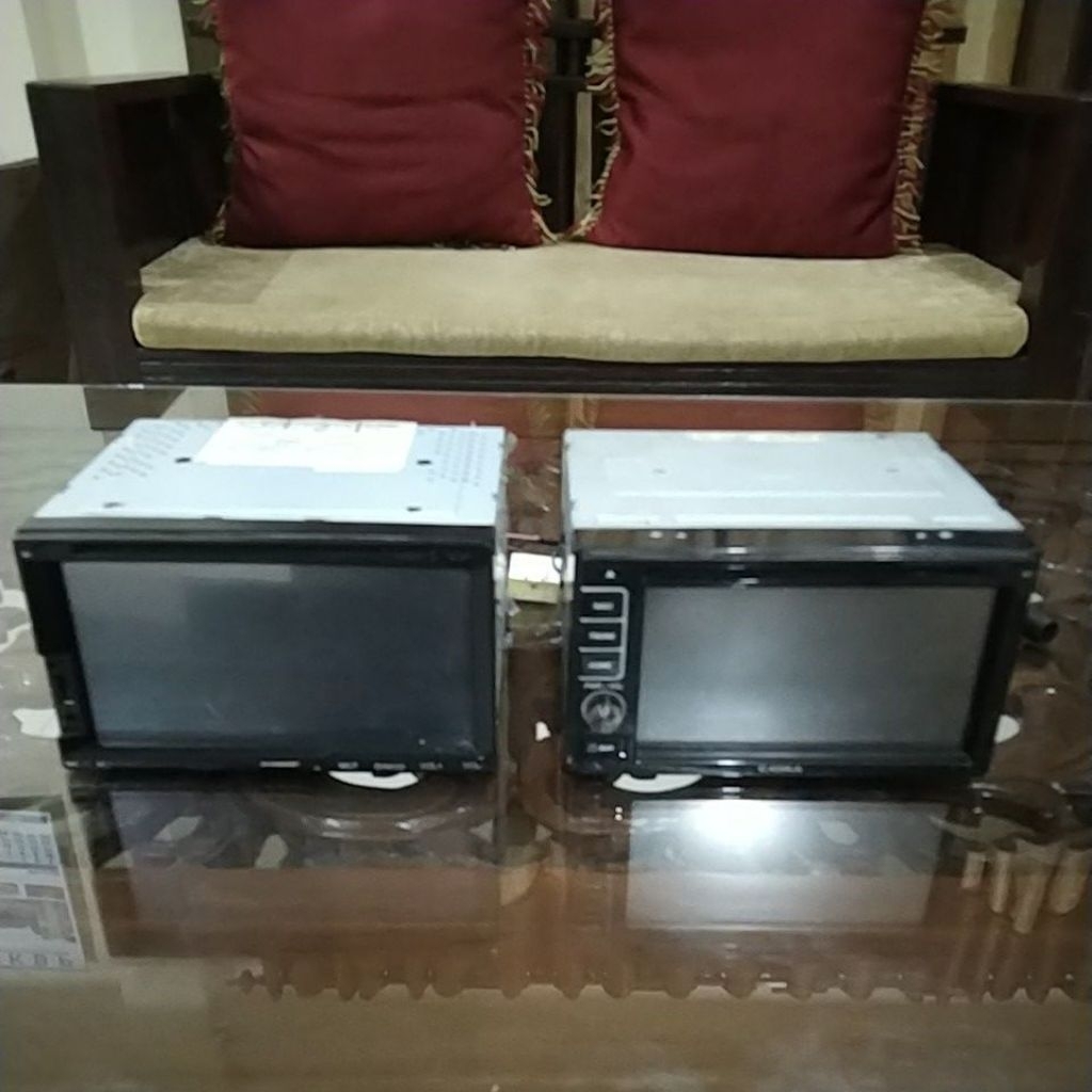 Head Unit / Tape mobil (2 unit) Merk Caska Eks Toyota Yaris dan merk Symbion Sy-D6953BT lama tak dip