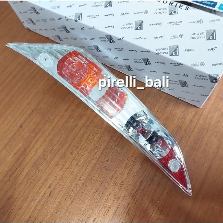 Lampu Reting Depan Kiri Zip 100 Original Piaggio Front Left Sign Lamp Sein
