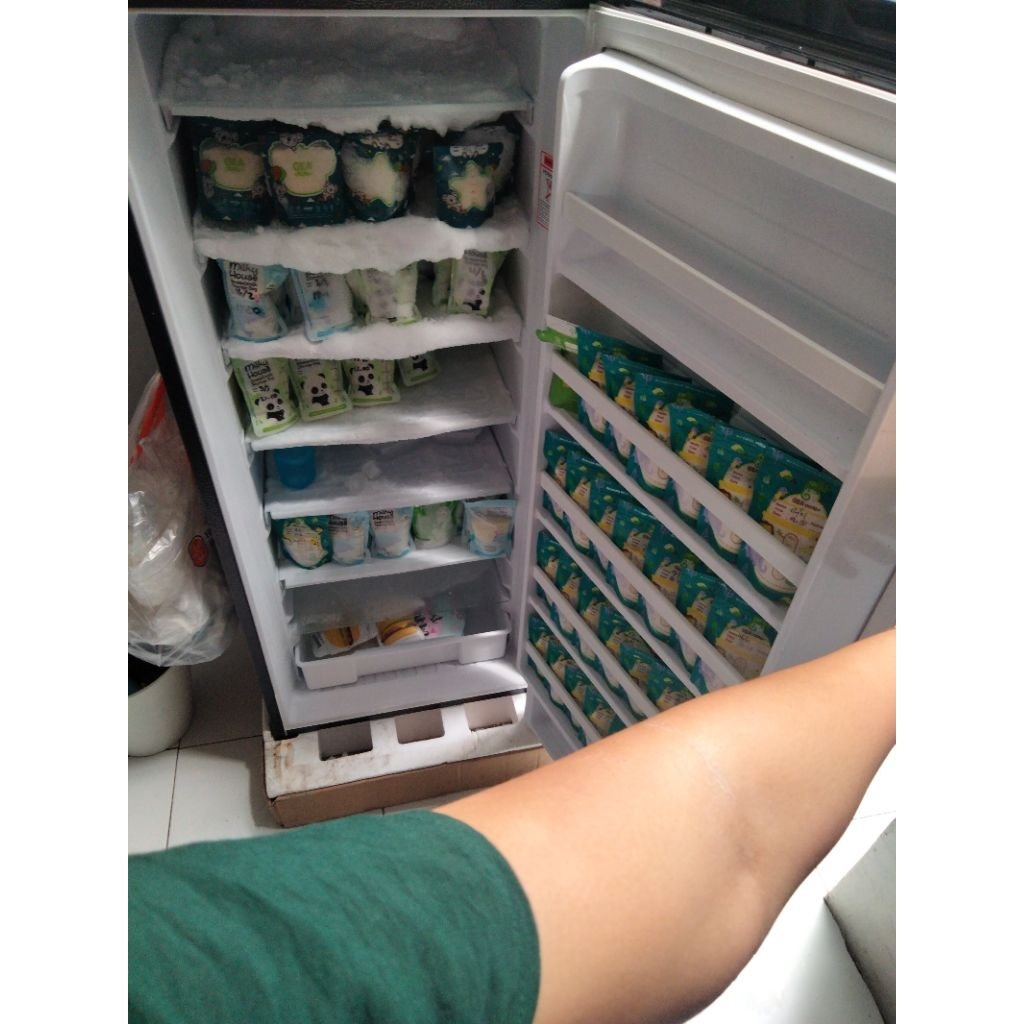 Freezer 6 Rak AQUA AQF-S6 / bukan freezer  sharp / Freser 6Rak