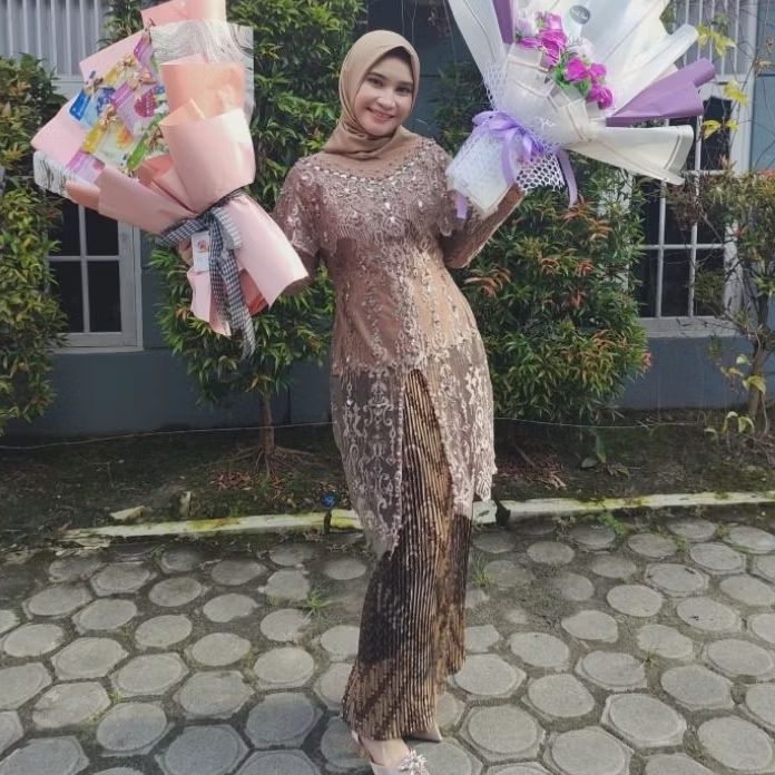 Preloved Kebaya Wisuda|Engagement