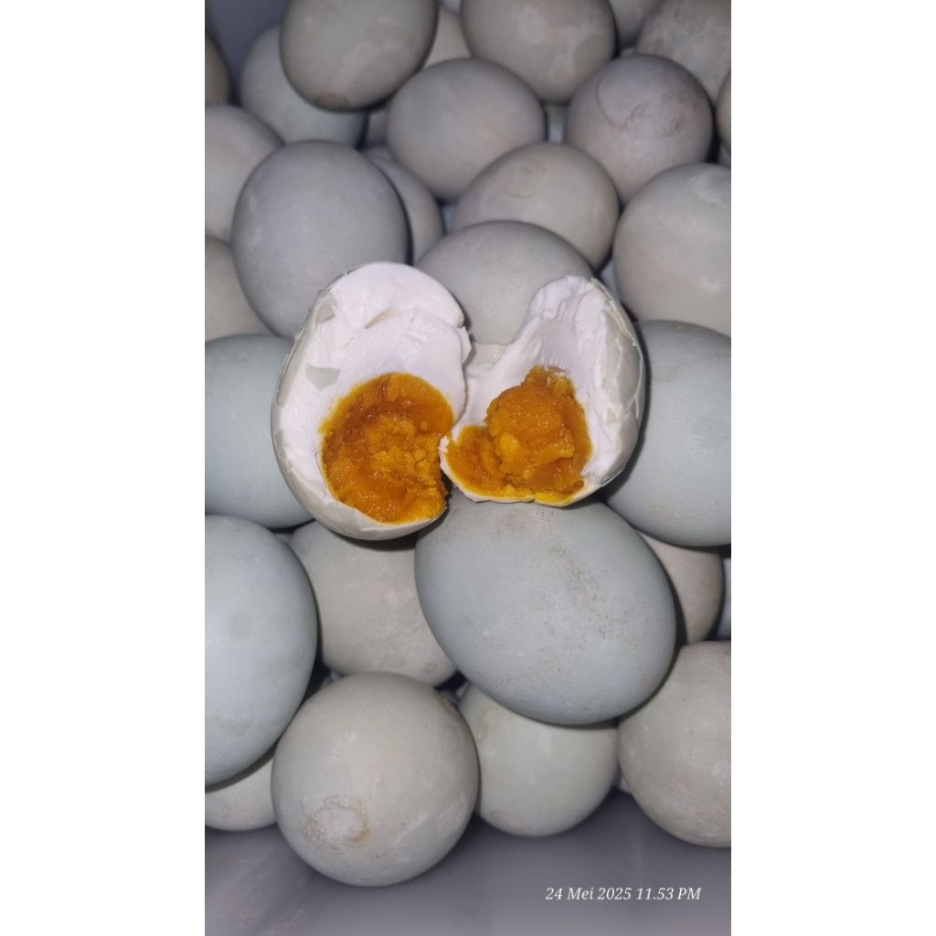 

Telur Asin Bebek Pangon Enak Masir Gurih Bergaransi