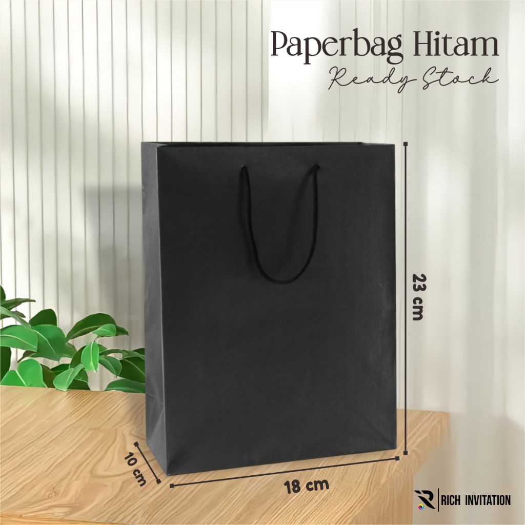 

[12PCS] PAPER BAG HITAM POLOS READY STOK - TAS SOUVENIR PERNIKAHAN UKURAN 18 X 23 X 10 CM