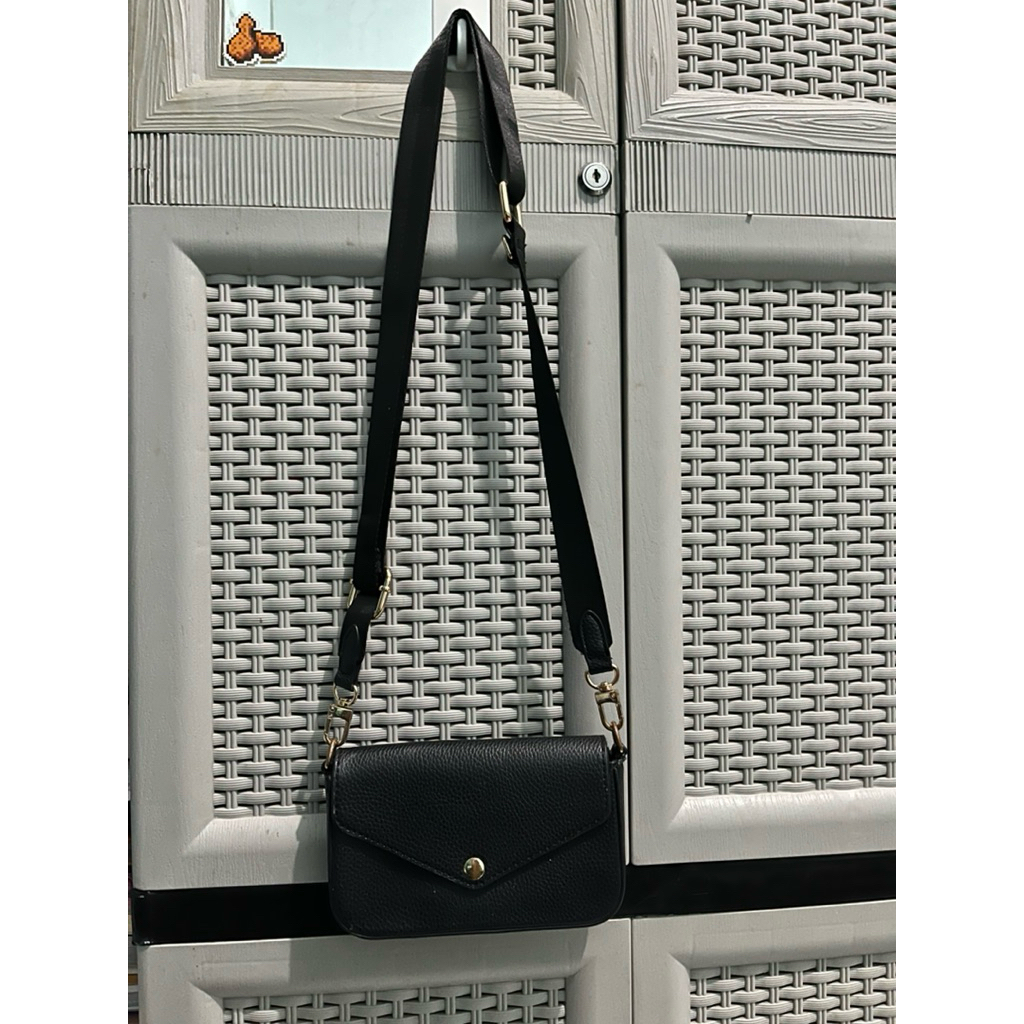 Carlo rino sling preloved