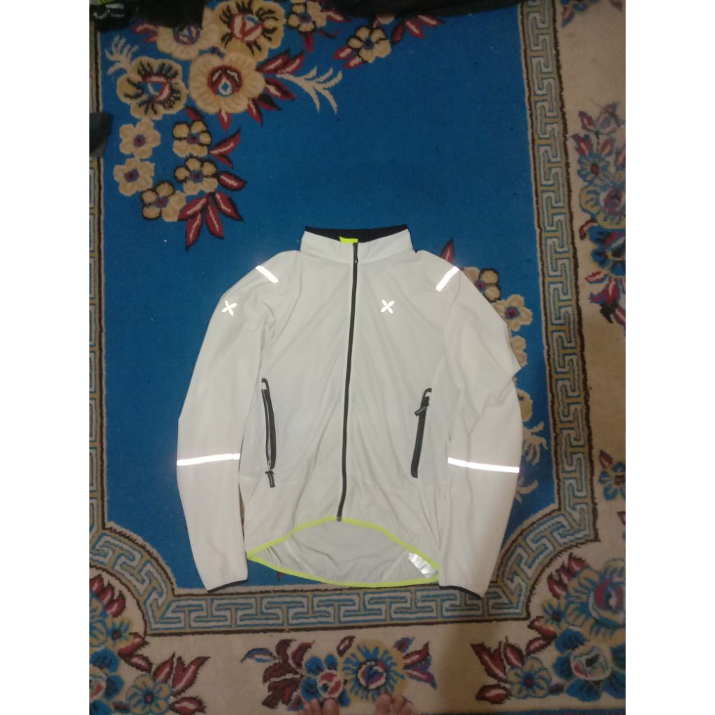jaket parasut menyala