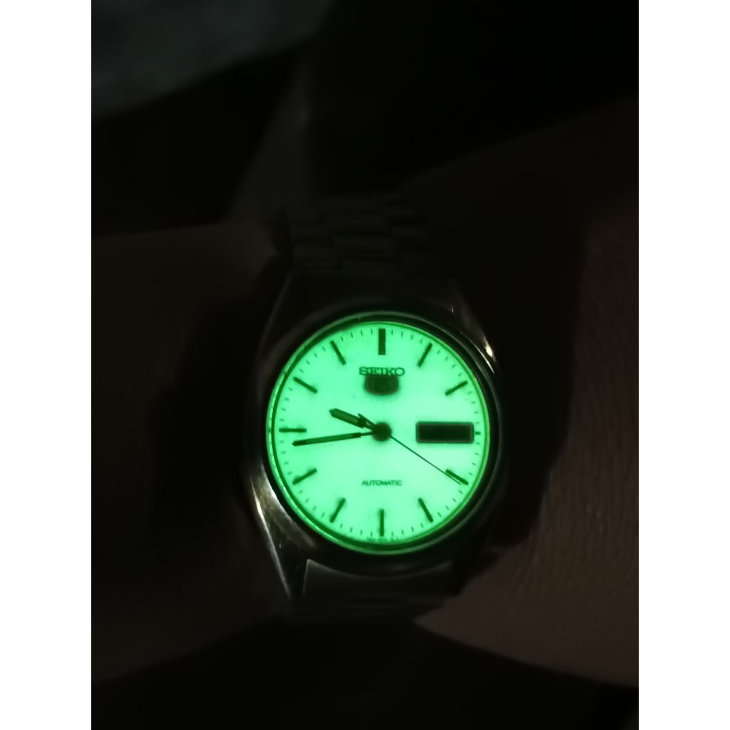 jam tangan Seiko 5 mesin 7009 dial lume