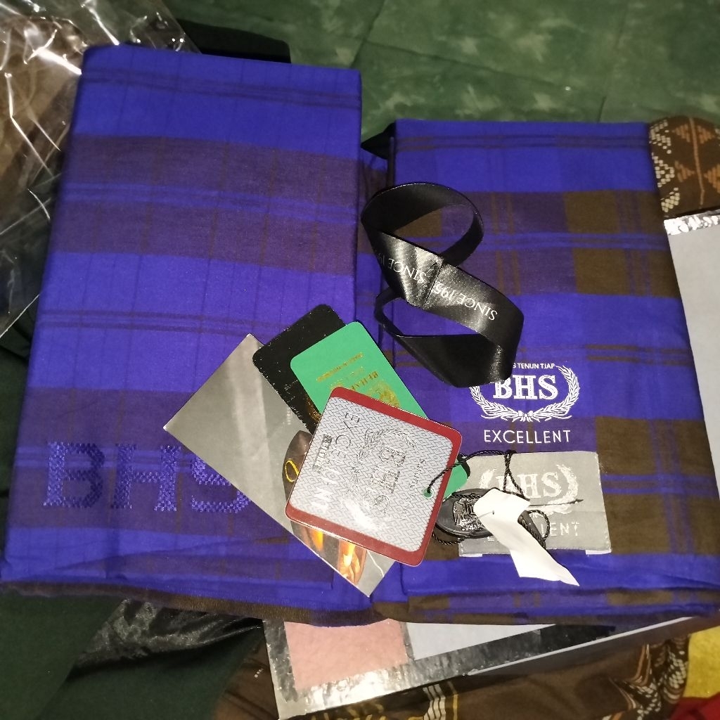 BHS excellent KDT sutra olive kotak sedang lawasan