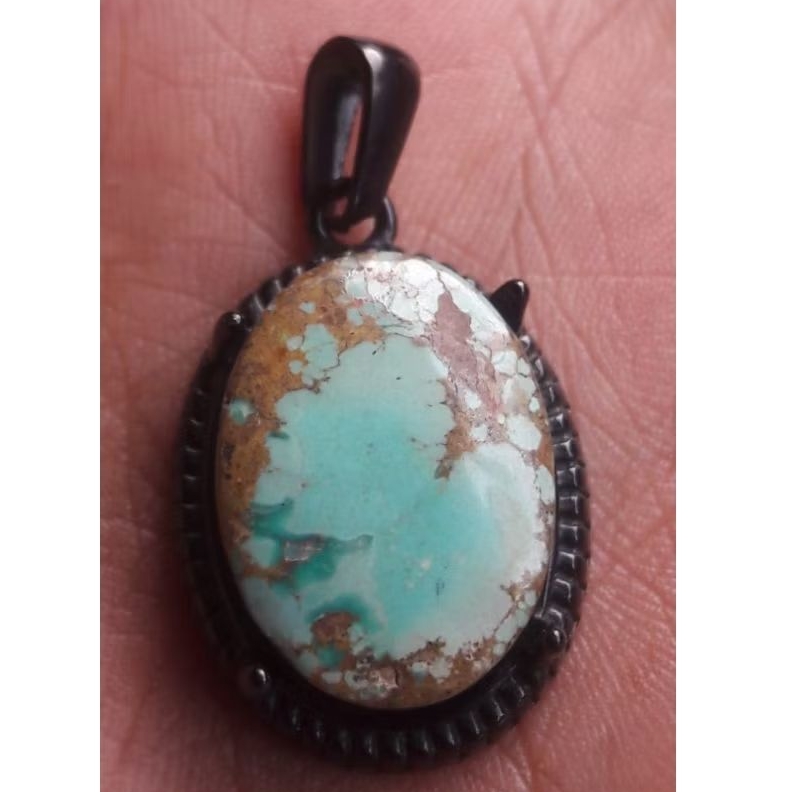 liontin batu pirus Persia