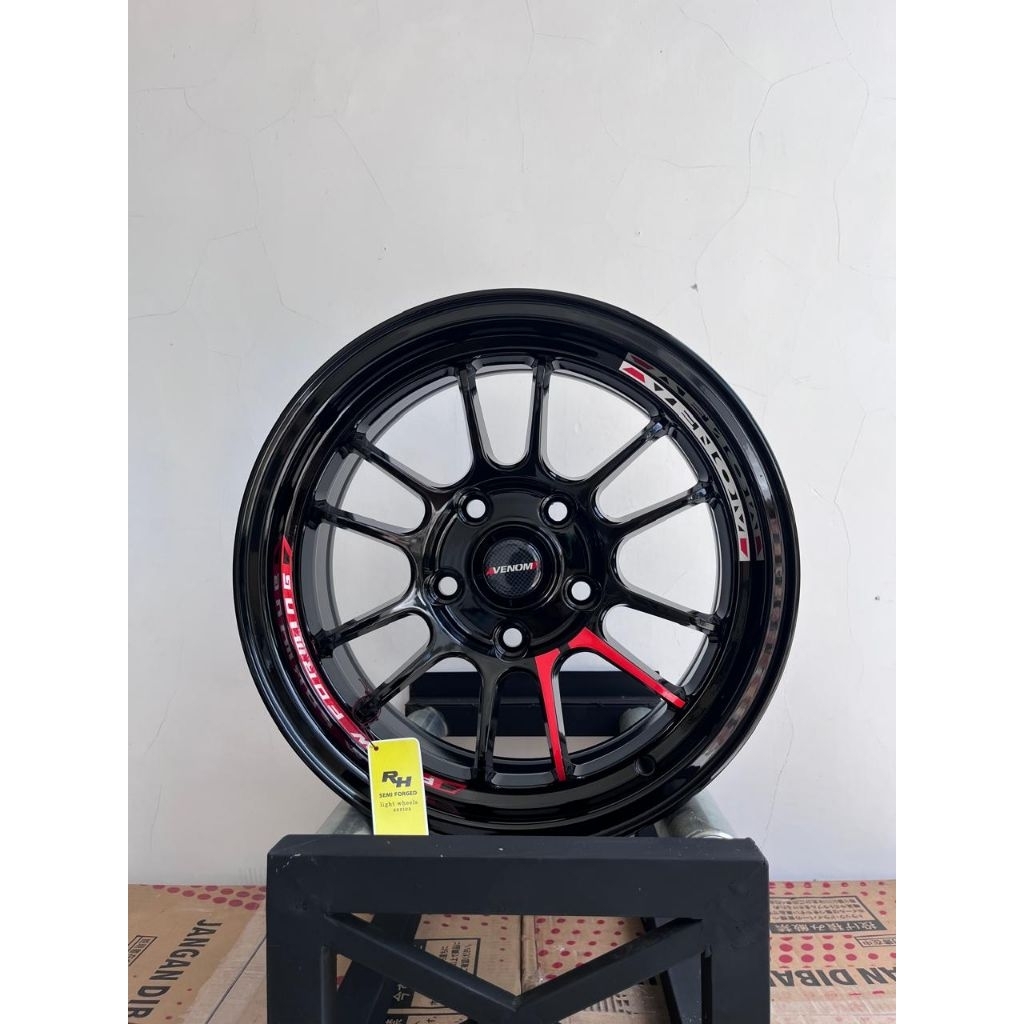 VENOM VIPER R15 PCD 5X114