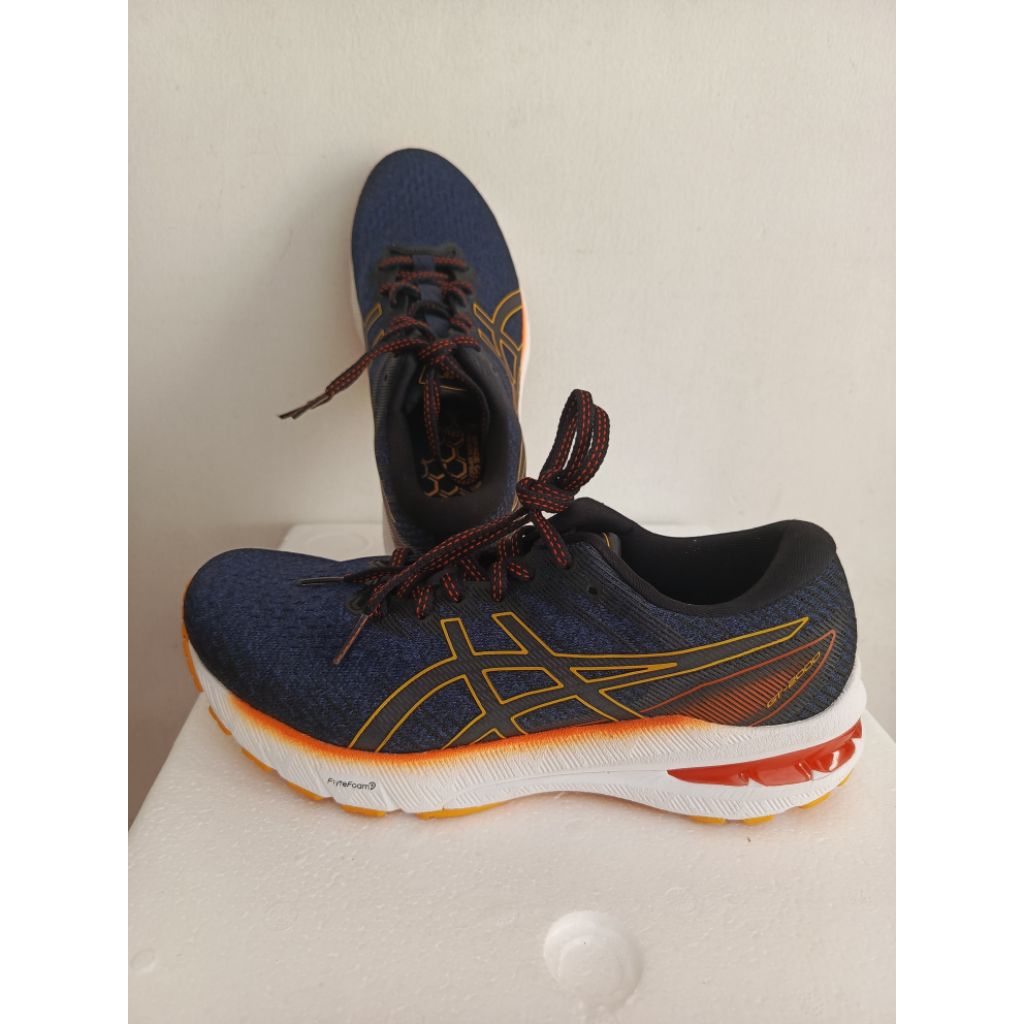 sepatu asics GT 2000 10 ukuran 40