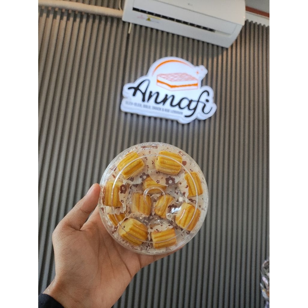 

KUE KERING MONICA LOREN KHAS LAMPUNG