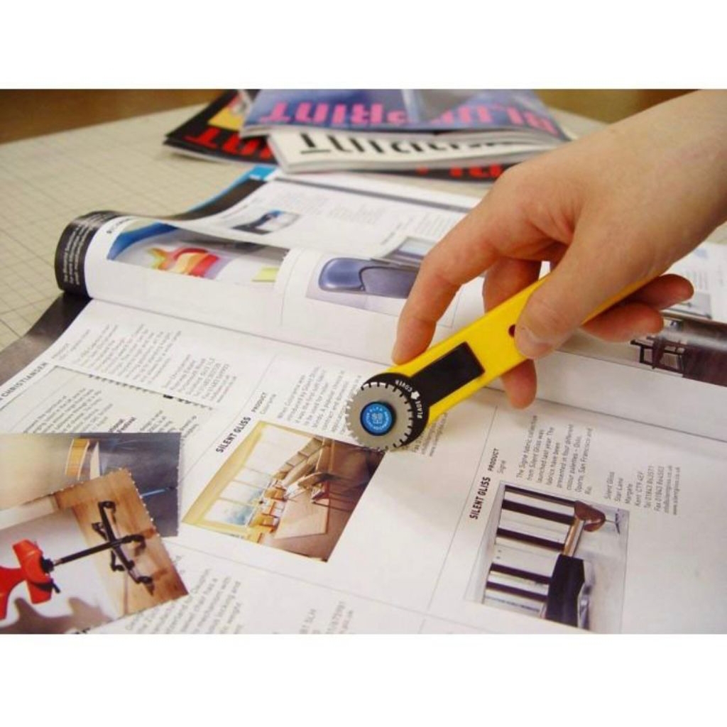 

Olfa Rotary Cutter 235B Perforation cutter 28 MM (PRC-3/C)