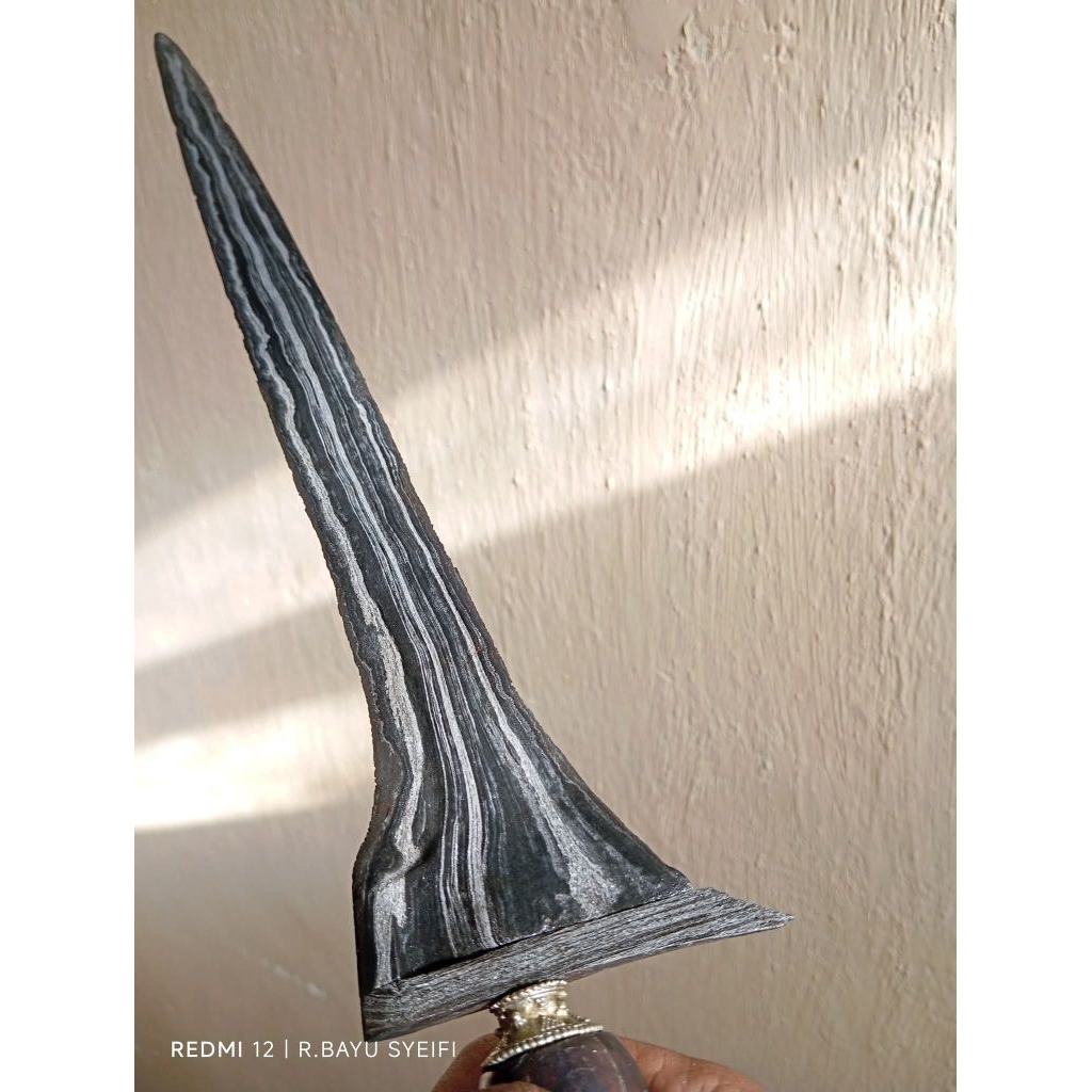 keris Pulanggeni pamor Tejo kinurung