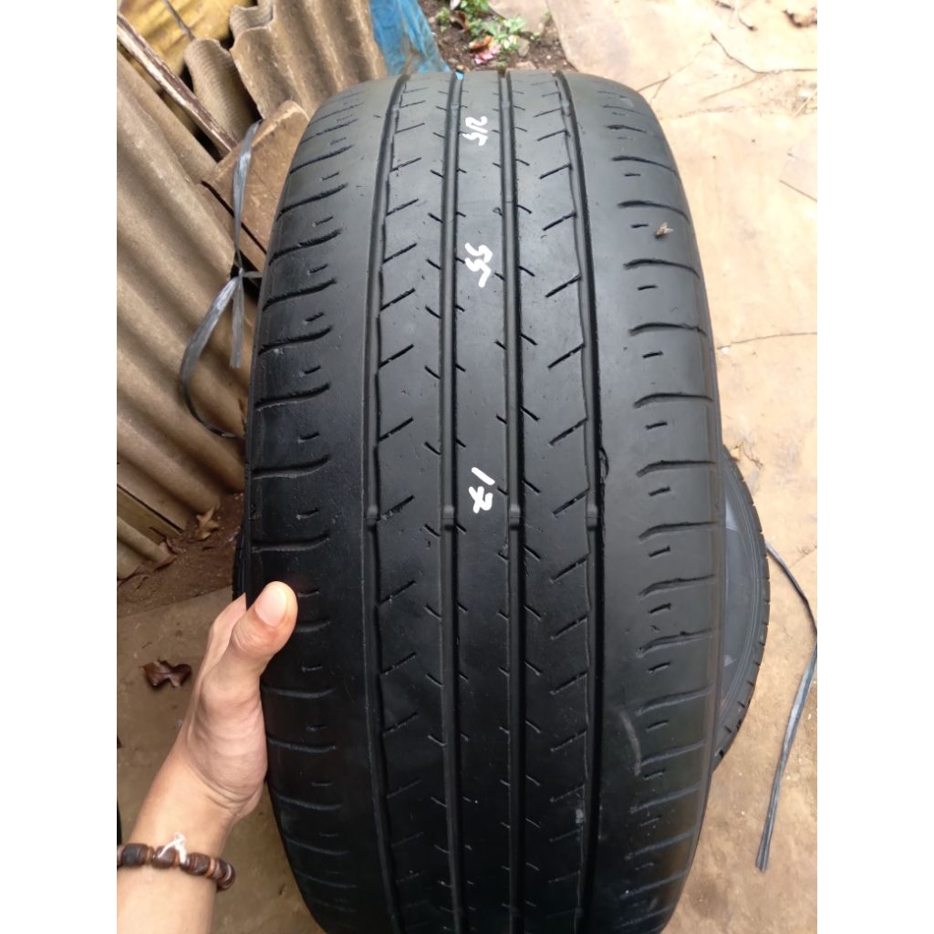 ban mobil ring 17 uk 215/55 r17 tahun muda-ban mobil 215/55 r17 tubeles second kualitas baru