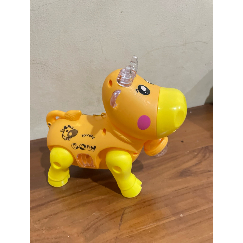MAINAN ANAK HEWAN SAPI BERJALAN MENYALA MUSIK / MAINAN ANAK SAPI