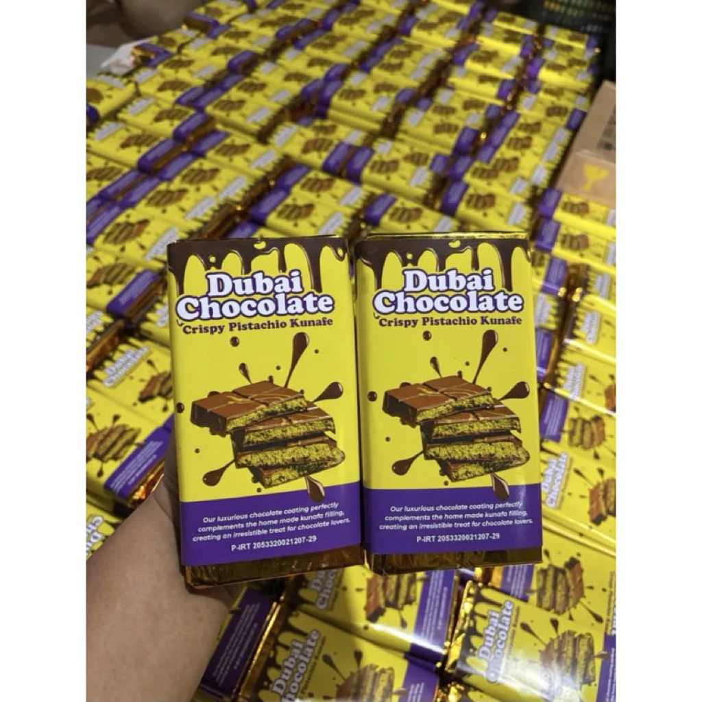 

Gooku 28 Store Coklat Dubai Original Halal Crispy "Pistachio Kunafe" Berat 270 Gr ,Size 16X8 Cm