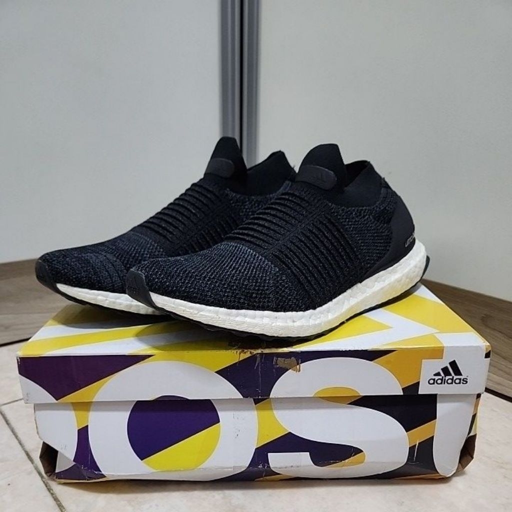 preloved Adidas Ultraboost Laceless sneakers sepatu lari running tanpa tali