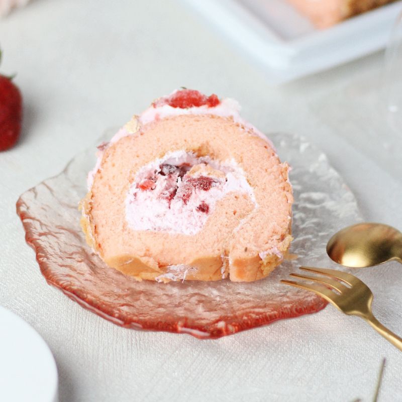 

Dojima Roll Cake Bolu gulung dengan isian cream dingin yang tebal ala jepang cocok untuk hampers dan sajian