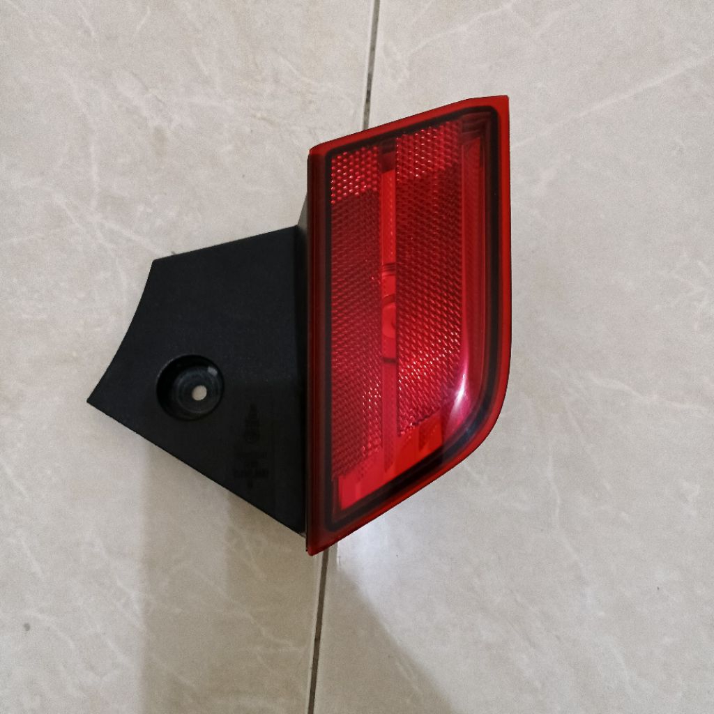 lampu bemper belakang Pajero 2016 2017 2019 kanan