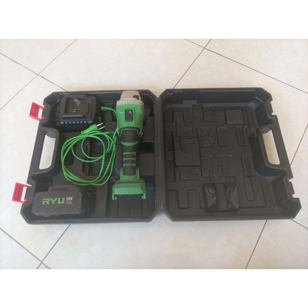 gerinda merk Ryu cordless/batrey